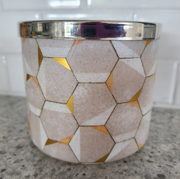 NEW White Barn Palo Santo 2002 3-Wick Candle Bath & Body Works - Picture 2 of 5